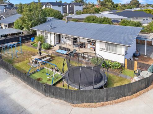 61 Graham Avenue, Te Atatu Peninsula