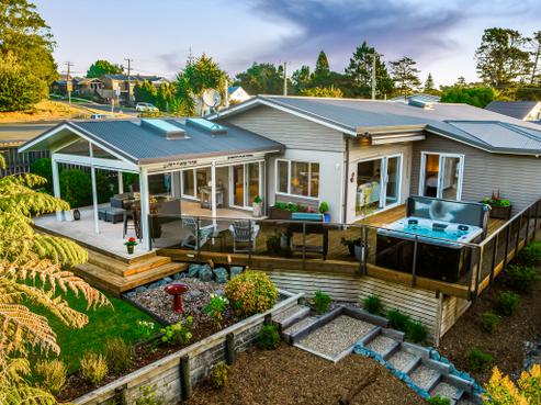 6 Sunnyview Road, Greenhithe