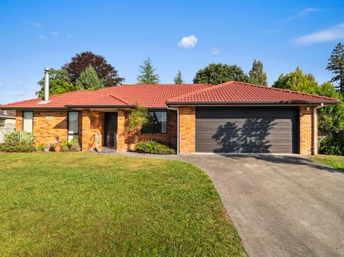 8 Riverholm Drive, Mangakakahi