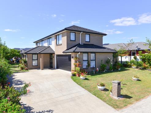 35 Cabourne Drive, Glenview