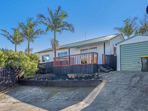 8B Anglers Way, Wattle Downs