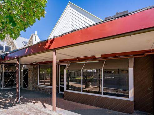 4 The Mall, Cromwell