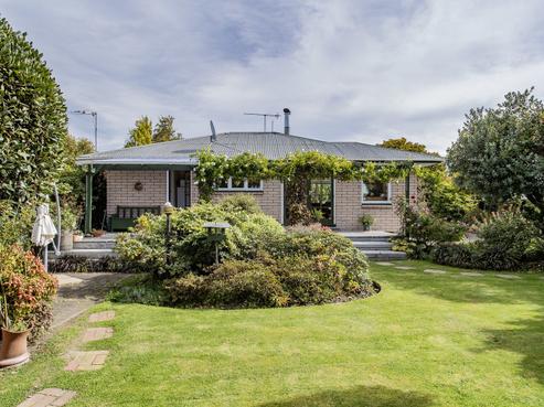 10 Clayton Road, Amberley