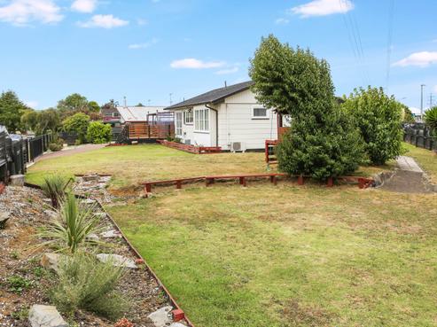 32 Barnhill Crescent, Pahurehure