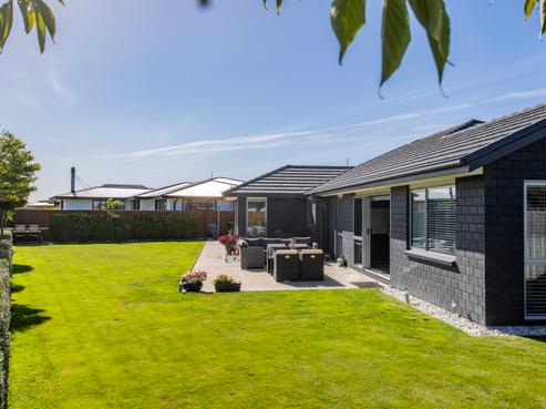11 Tiritiri Moana Drive, Pegasus