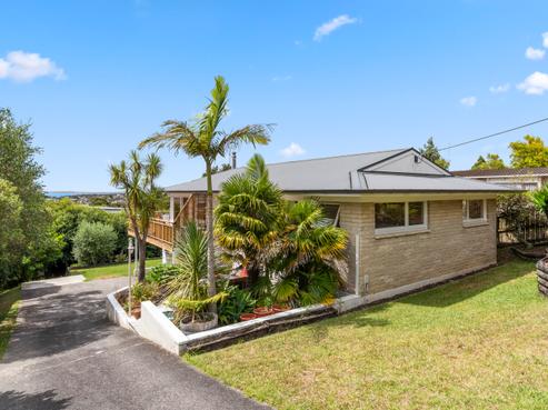 767 East Coast Road, Northcross
