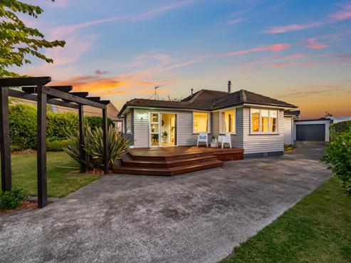 61 Thackeray Street, Trentham