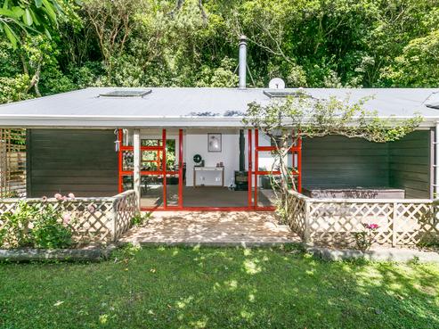 18 Parsons Glen, Karori