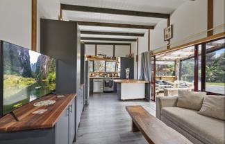 210 Wonderview Lane, Hakaru