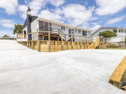 100 South Road, Blagdon