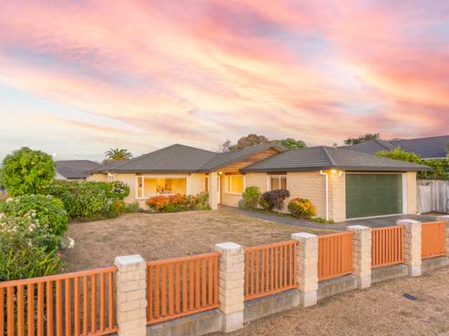 17 Quadrant Heights, Paraparaumu