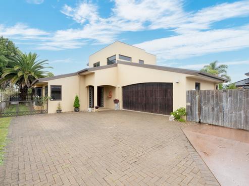 16 Grasmere Court, Huntington