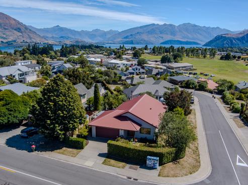 16 Kings Drive, Wanaka