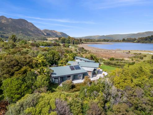 76 Boyle Street, Takaka