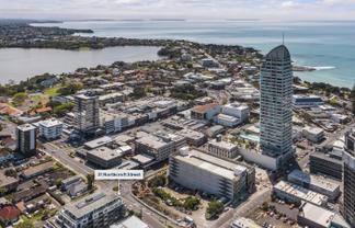 Modern, well presented Takapuna office