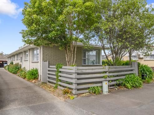 24A Riverbank Street, Ebdentown