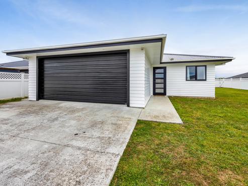 48 County Drive, Hawera
