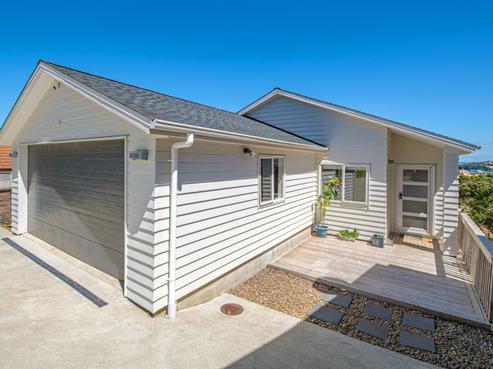 135 Alec Craig Way, Gulf Harbour