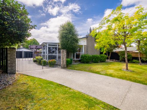 68 Woodbury Street, Russley