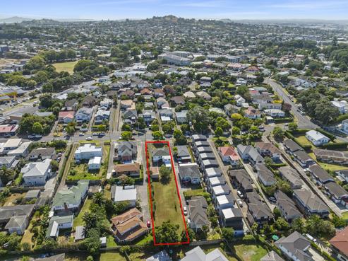 7 Hayr Road, Three Kings