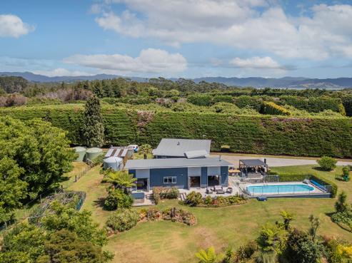 265 Lees Road, Hahei
