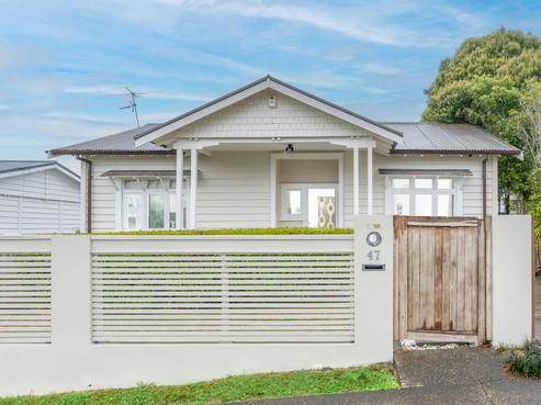 47 Mountain View Road, Morningside