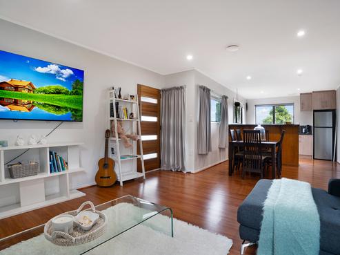 2/219 Glenfield Road, Hillcrest