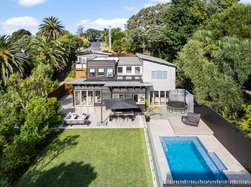 890 Beach Road, Waiake