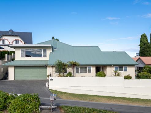 16 Busby Hill, Havelock North