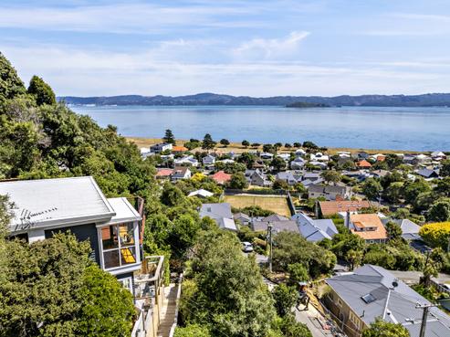 6 Matai Terrace, Eastbourne