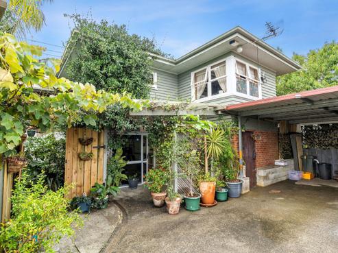49 Station Road, Kamo