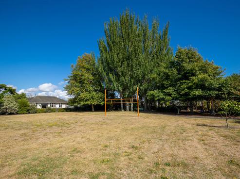8 Cohen Place, Annesbrook