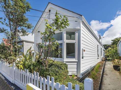 438 Adelaide Road, Berhampore