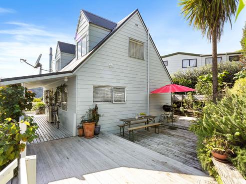 105 Ngati Porou Place, Whangamata
