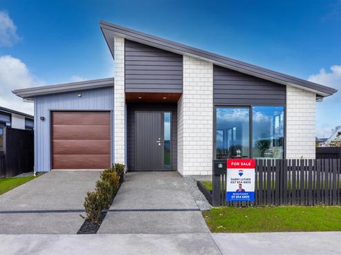 11 Earp Crescent, Greenhill Park