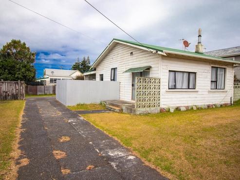 8 Manuka Street, Castlecliff