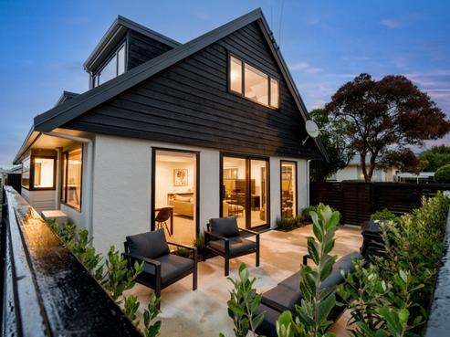 165 Macandrew Road, South Dunedin
