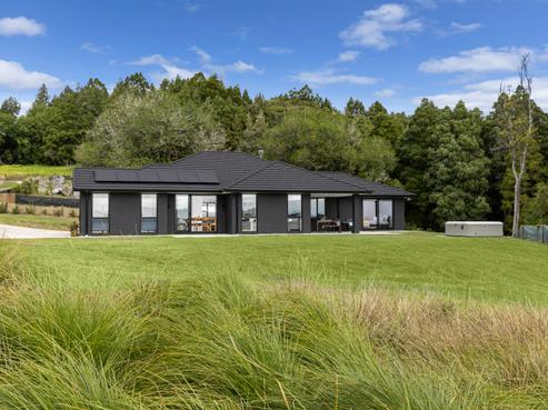 131 Bodhisattva Road, Waitoki