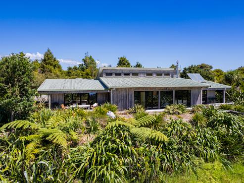 114 Hay Road, Oakura Coast