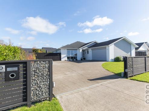 30 Jelas Drive, Riverhead
