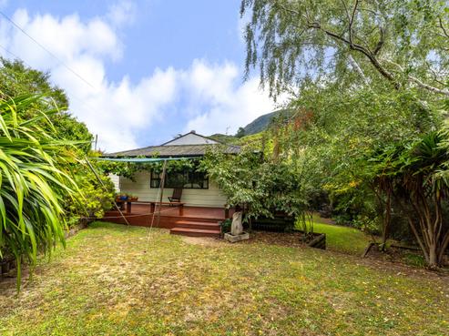 2 Angle Street, Picton