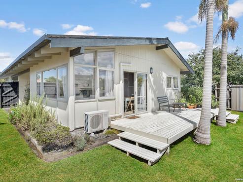 2/1A Yeovil Road, Te Atatu Peninsula