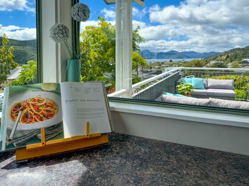 60 Moana View Road, Waikawa