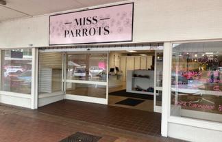 Popular retail location for lease