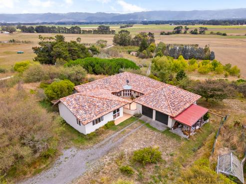 105 Te Maire Road, Featherston