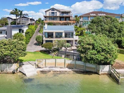 26 Crispe Road, Clarks Beach