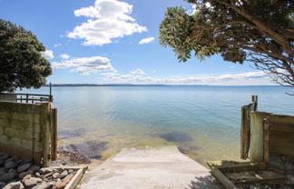 26 Crispe Road, Clarks Beach