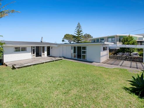 29 Roberts Road, Matakatia