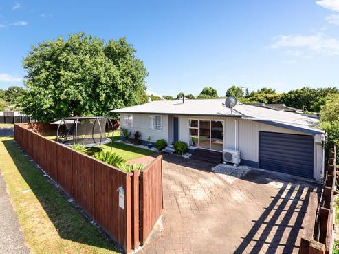 404 Kahikatea Drive, Dinsdale