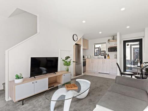 8/10 Fathom Place, Te Atatu Peninsula